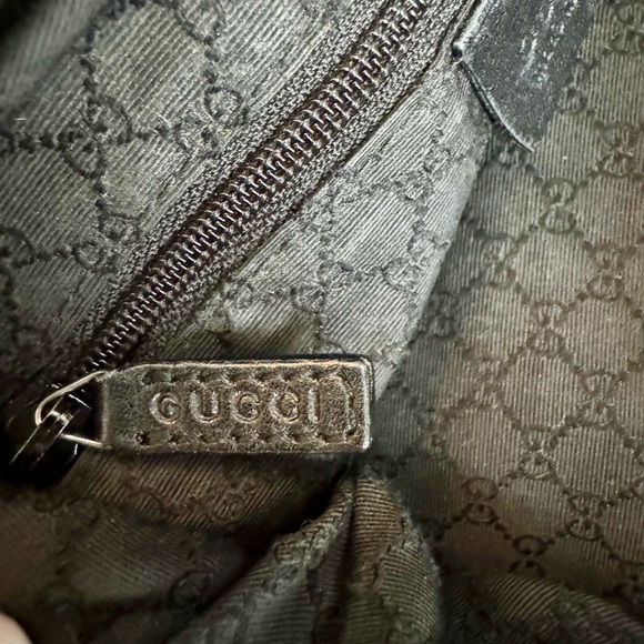 GUCCI (100% Authentic)- Classic Black Leather Front Zip Pocket Shoulder Bag - Picture 12 of 16